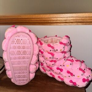 Dksuko Hello Kitty Boots